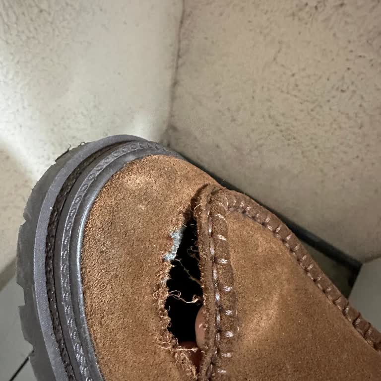 Deri Ayakkabının Kısa Sürede Yırtılması Ve Mağaza İade Reddi