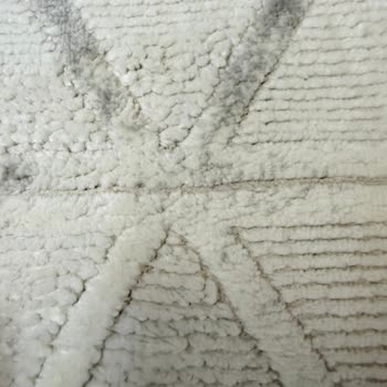 Bambu Dediği Yolluk Polyester Olup Yapıştı Ve Satıcı İlgisiz