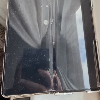 Samsung Galaxy Fold 4 Katlanan Yerinden Duman Çıktı Ve Cihazı Kapanarak Güvenlik Riski Oluşturdu