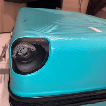 Malta Uçuşunda Kırılan Valiz Tekerleği Nedeniyle Ücretsiz Değişim Talebi