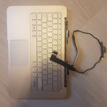 HP Spectre 13 X2 Split Menteşe Arızası Ve Parça Bulunamaması Nedeniyle Onarım Veya Değişim İsteği