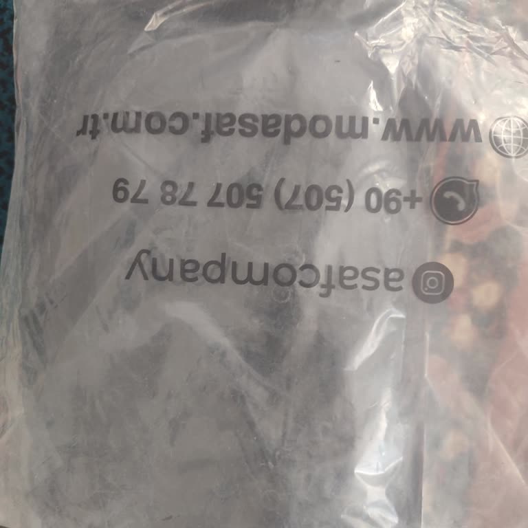 Büyük Ve Kalitesiz Pantolon İçin Ücret İadesi Talebi