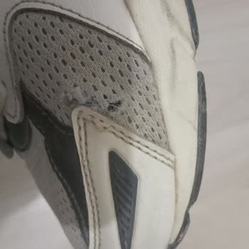 5 Ayda Erken Yırtılan Reebok Ayakkabısı Mağaza Tarafından Reddedildi