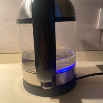 Garanti Süresi Bitince Çay Makinesinin Işık Parçaları Arızalandı Ve Değişim Talep Ediliyor