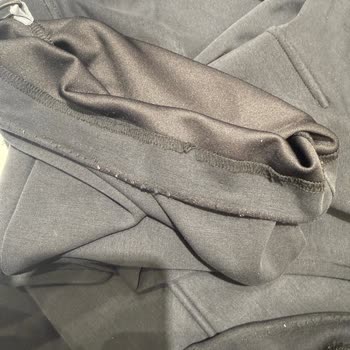 Lacoste Eşofman Ve Sweatshirtte Hızlı Renk Solması Ve Tiftiklenme İadesi Talebi