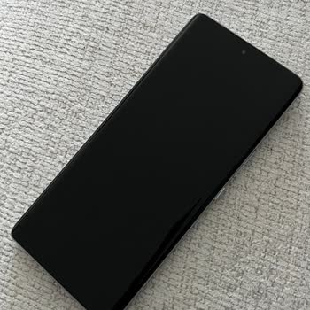 Şarj Sonrası Telefon Kapanıyor, Mağaza Çalışanı Alaycı Ve Sorun Çözülmüyor