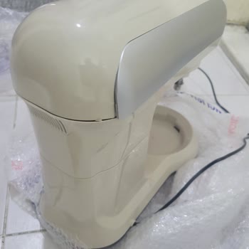 A101'den Aldığım Makine İkinci Kullanımda Çalışmadı, Servis Sonrası Kırık Ve Çizik Parçalar