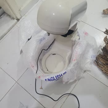 A101'den Aldığım Makine İkinci Kullanımda Çalışmadı, Servis Sonrası Kırık Ve Çizik Parçalar