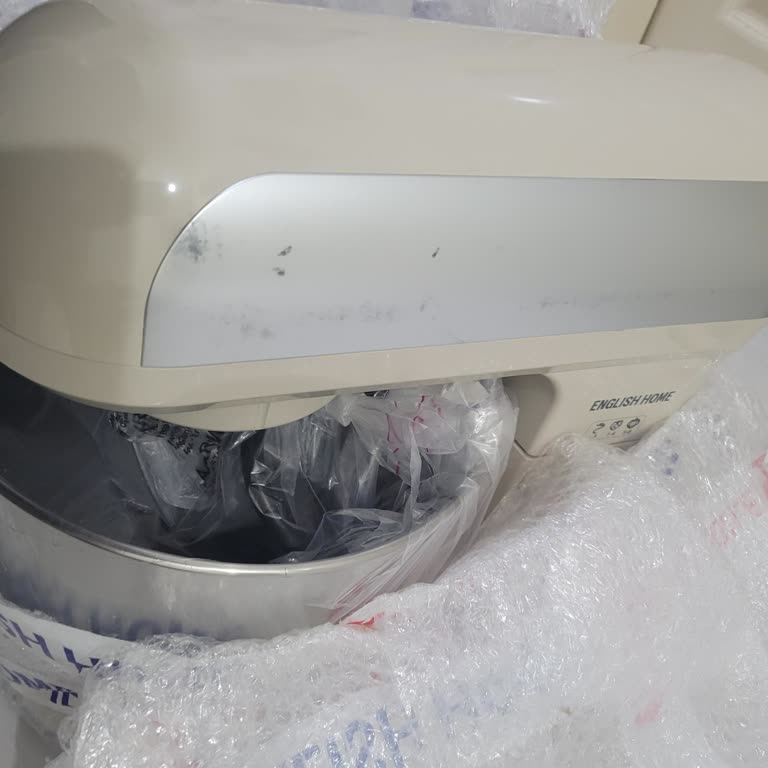 A101'den Aldığım Makine İkinci Kullanımda Çalışmadı, Servis Sonrası Kırık Ve Çizik Parçalar