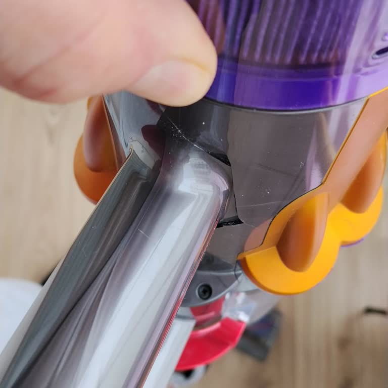 Dyson V12 Slim Detect'in Zayıf Bağlantı Parçası Ve Şaşırtıcı Onarım Maliyeti