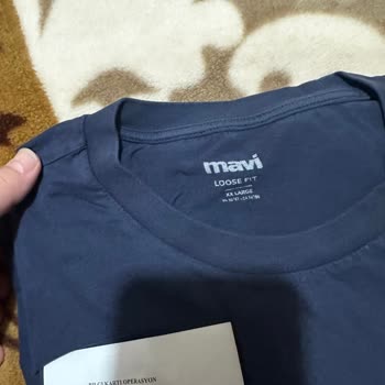 Mavi Tişörtlerde Yaka Renk Atması Ve Tüylenme, Yardımcı Olunmadı