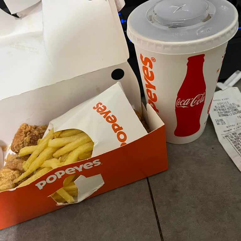 Popeyes Çekmeköy Madenler Şubesinde Paket Siparişindeki Boyut Hatası Ve Ekstra Ücret İadesi Talebi