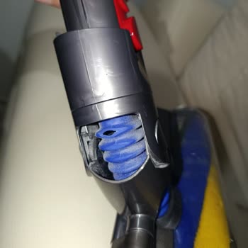 Darbesiz Yırtılan Dyson V12 Lazer Hortumu İçin Garanti Değişim Talebi