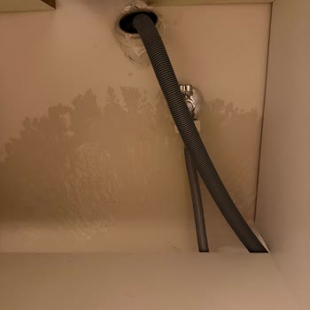 Montaj Hatası Ve Servis İlgisizliği Nedeniyle Su Sızıntısı Ve Maddi Mağduriyet