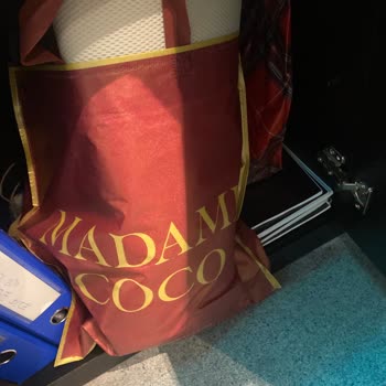 Madame Coco Mağazasındaki Personelin Umursamaz Tutumu Ve Poşet İsteği Reddedildi