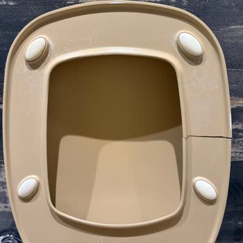 Bocchi Toilet Seat Cracks Repeatedly at the Same Spot