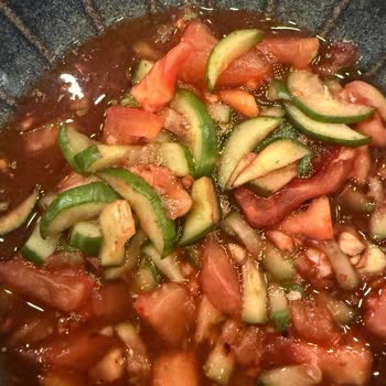 Tavacı Zair Usta Salatalar Büzüşmüş, Ürünler Kurumuştu Ve Tazelikten Eser Yoktu