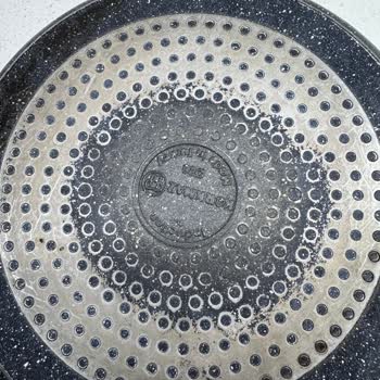 Teflon Tavalar Soyuldu, Cam Kapaklar Patladı: Güvenlik Endişesi Ve Ürün Değişimi İsteği