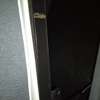 Müşteriye Kötü Durumda Küflü Ve Paslı Yatak Bazası Gönderildi Ve Değişim Reddedildi