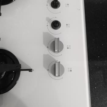 Beko Cam Tabanlı Ocak Düğmeleri Kendiliğinden Ayrılıyor