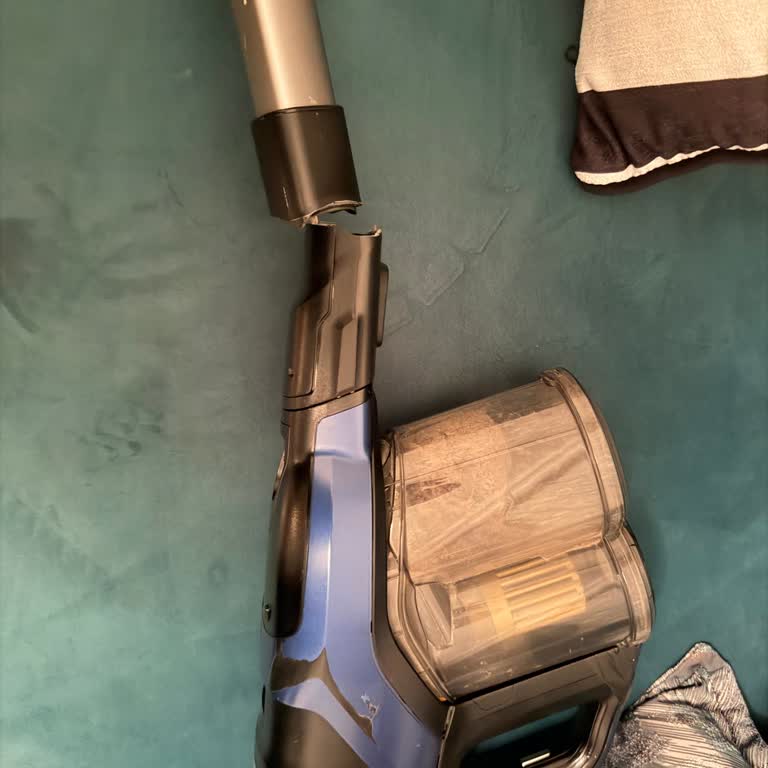 Philips Dikey Süpürge Parçasının Garanti Sonrası Tekrar Kırılması Ve Ücretsiz Değişim Talebi