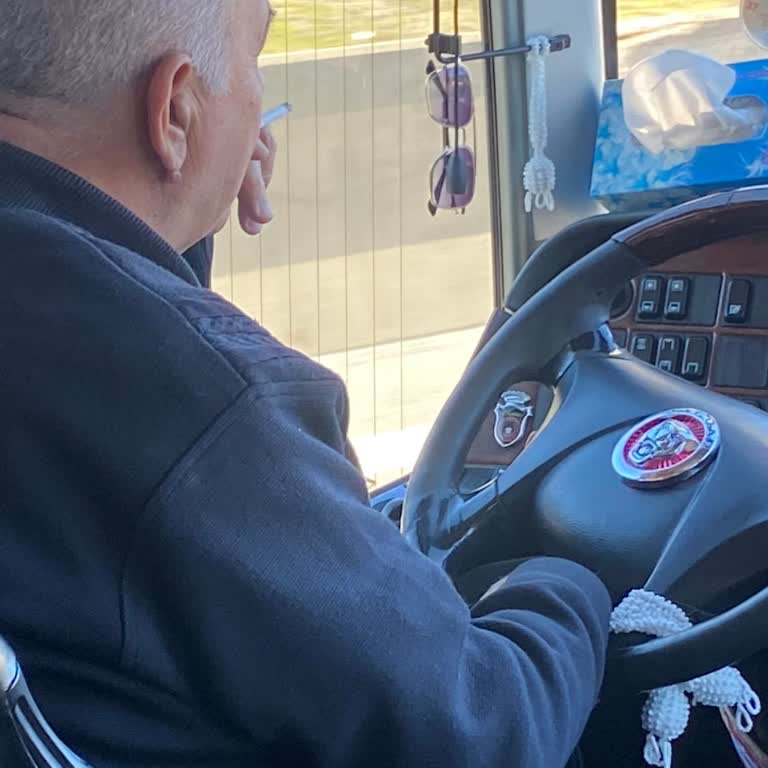 Şoförün Sigara İçmesi Yolculuk Konforunu Bozdu