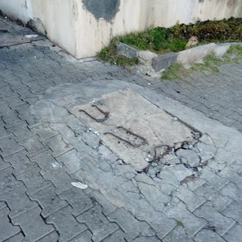 Yenice Mahallesi Yolları Yenilendi Ama Rögar Kapakları Ve Eğimli Kısımları Bakımsız