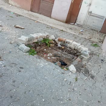 Yenice Mahallesi Yolları Yenilendi Ama Rögar Kapakları Ve Eğimli Kısımları Bakımsız