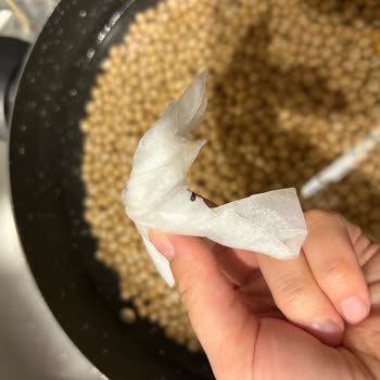 Yardım Kolisindeki Yoğurtta Canlı Böcek Bulunması Hijyen Ve Sağlık Endişesi Yaratıyor