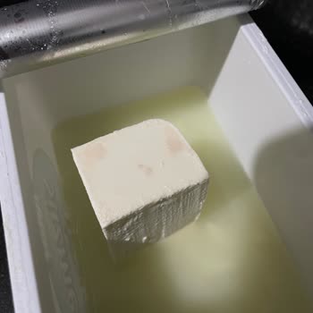 Sütaş Süzme Peynirde Son Kullanma Tarihine Rağmen Sararma Ve Ekşi Koku