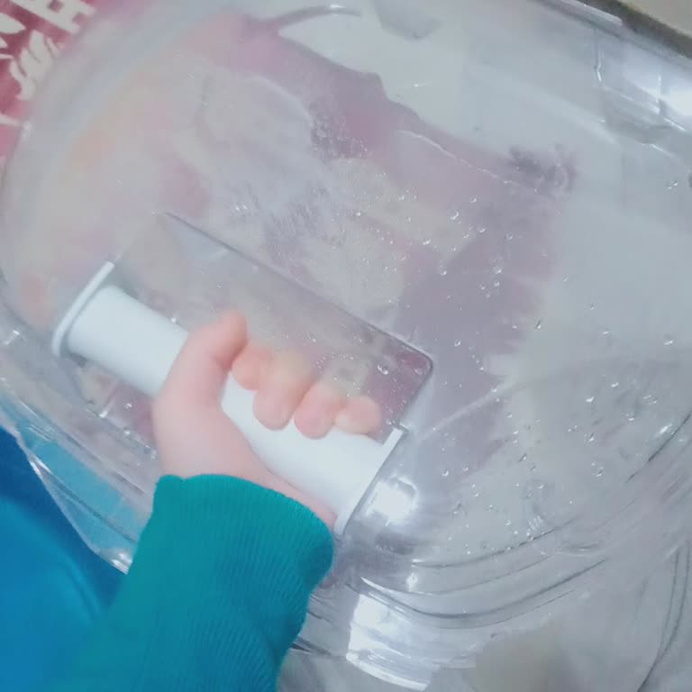 Çalışmayan Kurutma Makinesinin Su Haznesi Kırıldı, Garanti Kapsamında Değişim Talebi