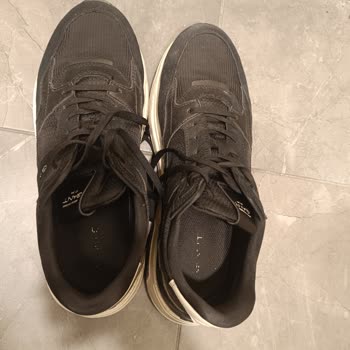 Ayakkabının Taban Yazıları Erken Silindi, Ücretsiz Değişim Talep Ediyorum