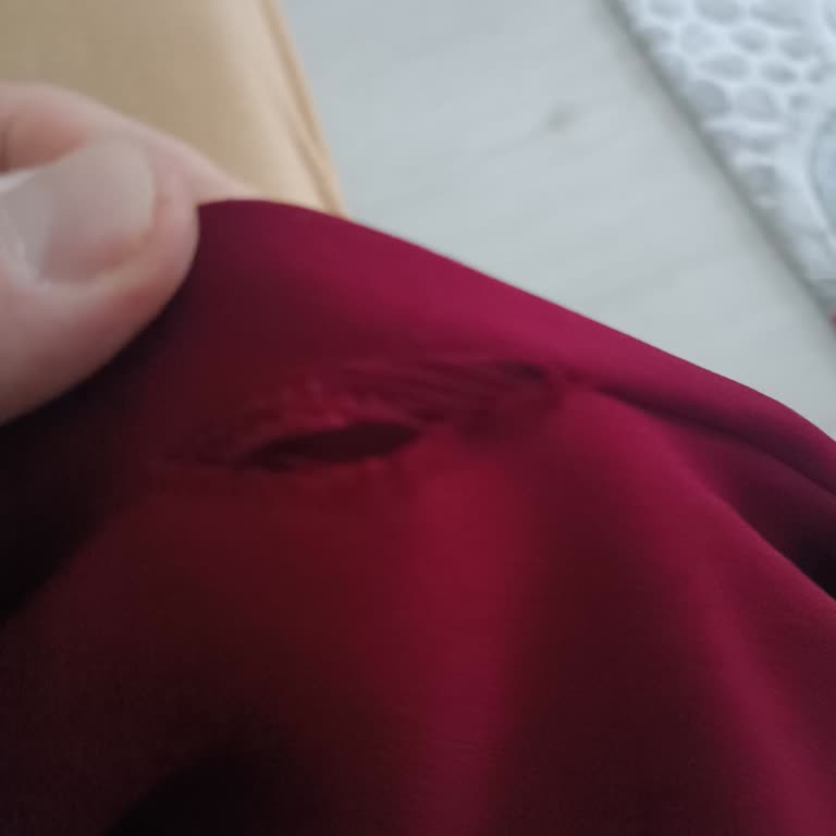 Defolu Elbise İçin Cevapsız Müşteri Hizmetleri Ve İade Talebi