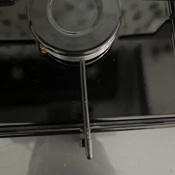 Bosch Ankastre Ocakta Üretim Hatası: Boya Kalkması Ve Renk Atması