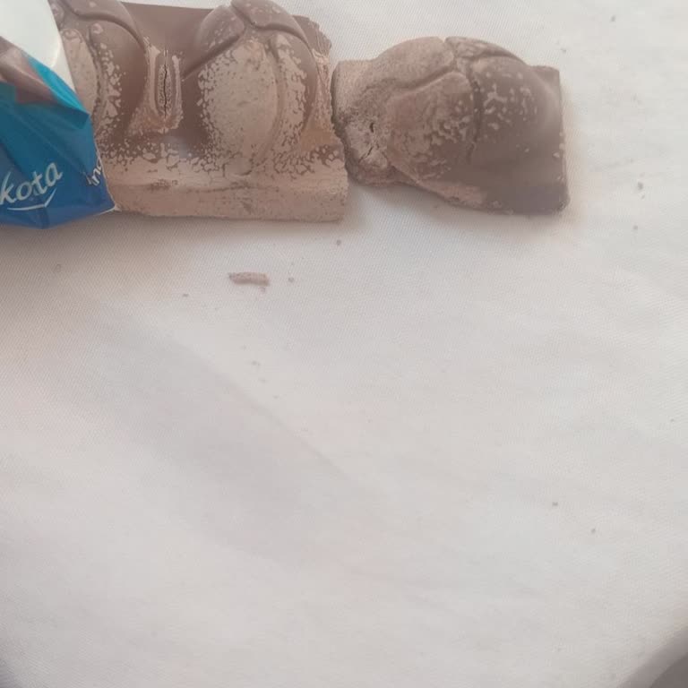 Şok Market'ten Ülker Fındık Rüyası Çikolatası Son Kullanma Tarihi Geçmemiş Olmasına Rağmen Bozulmuş