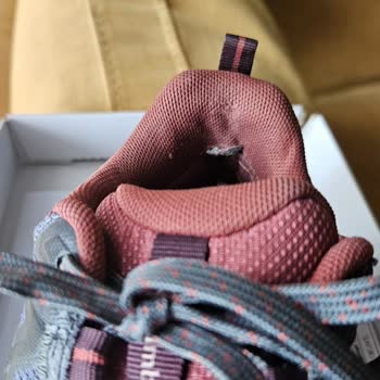 Columbia Ayakkabısının 4 Ayda Yırtılması Ve Değişim Talebi