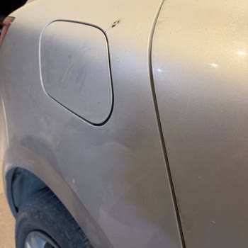 Migros Kuryesi Aracımı Çarptı, Özür Dilemedi Ve Bilgi Vermedi