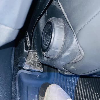 Peugeot 408 Ön Sağ Koltuk Aparatı Parça Bulunamıyor Ve Onarım Gecikiyor