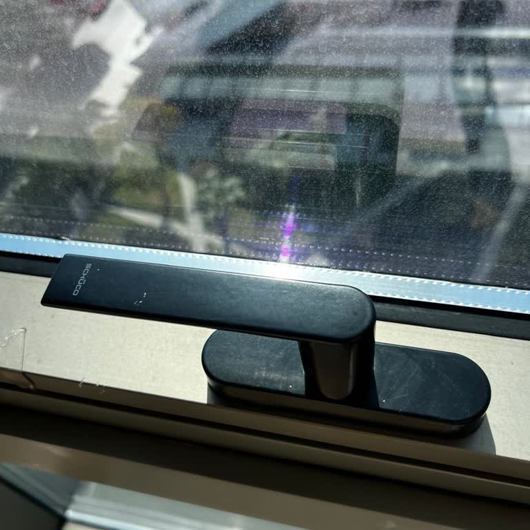 Ücretli Onarım Teklifi Ve Servis Eksikliği Nedeniyle Pencere Kolunda Mağduriyet