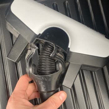 Bosch Süpürgenin Ana Parçasının Kırılması Ve Ücretsiz Değişim Talebi