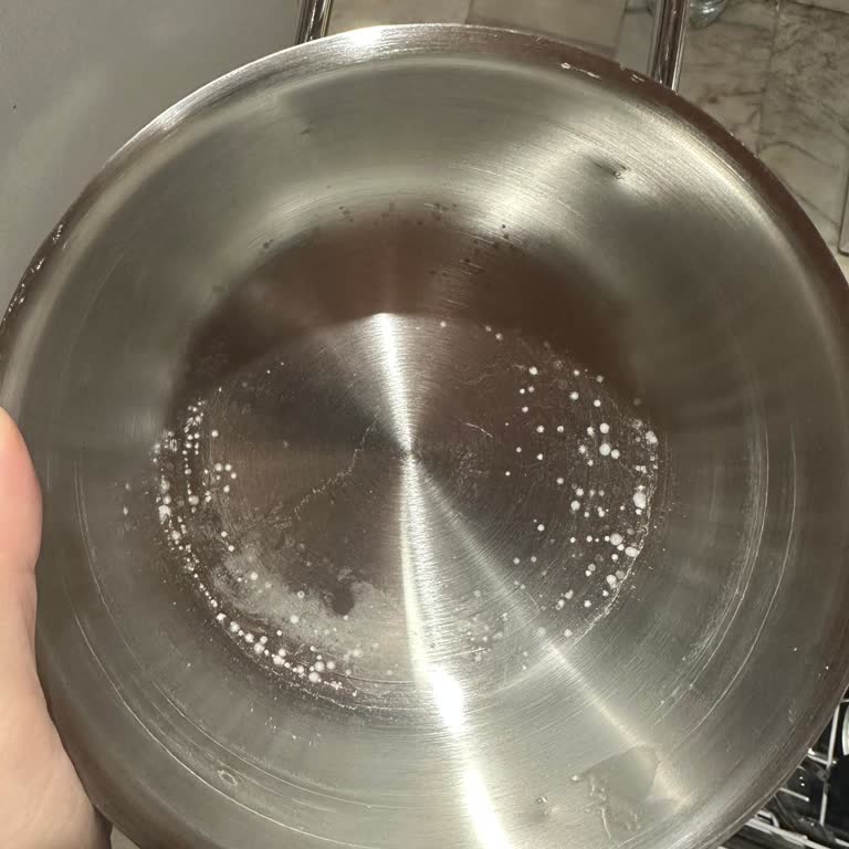 Taç Tencerenin İç Kısmında Baloncuk Oluşması Ve Değişim Talebi