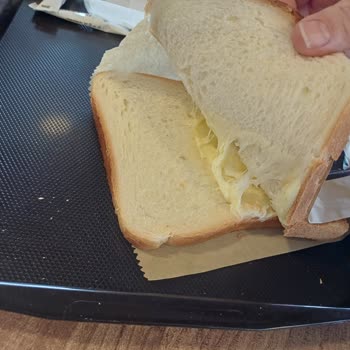 Beltur Bostancı’da Kaşarsız Ve Yarım Kalan Tostlar İçin Ücret İadesi Talebi