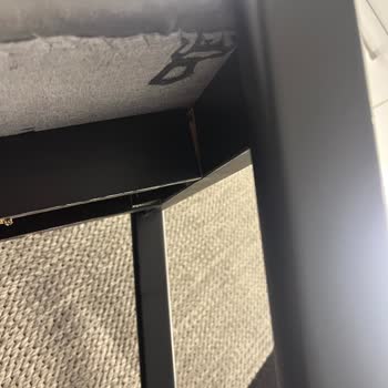 Ayıplı Kolsuz Sandalyeler Sürekli Tamir Ediliyor Ve İade Reddediliyor