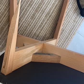 Hasarlı Sandalyelerin Değişimi İçin Acil Çözüm Talebi