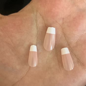 Uzak Konumda İade İmkanı Olmadan Eksik Ve Boyu Uyumsuz Press On Nails Şikayeti