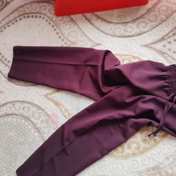 Sipariş Edilen Siyah Pantolon Yanlış Renklerde Gönderildi Ve İade Belgesi Yok