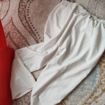 Sipariş Edilen Siyah Pantolon Yanlış Renklerde Gönderildi Ve İade Belgesi Yok