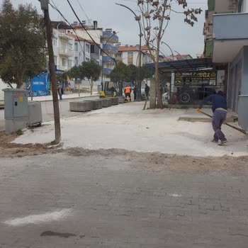 Sarkan Telekom Kabloları Çocukların Güvenliğini Tehdit Ediyor, Acil Müdahale Gerekiyor