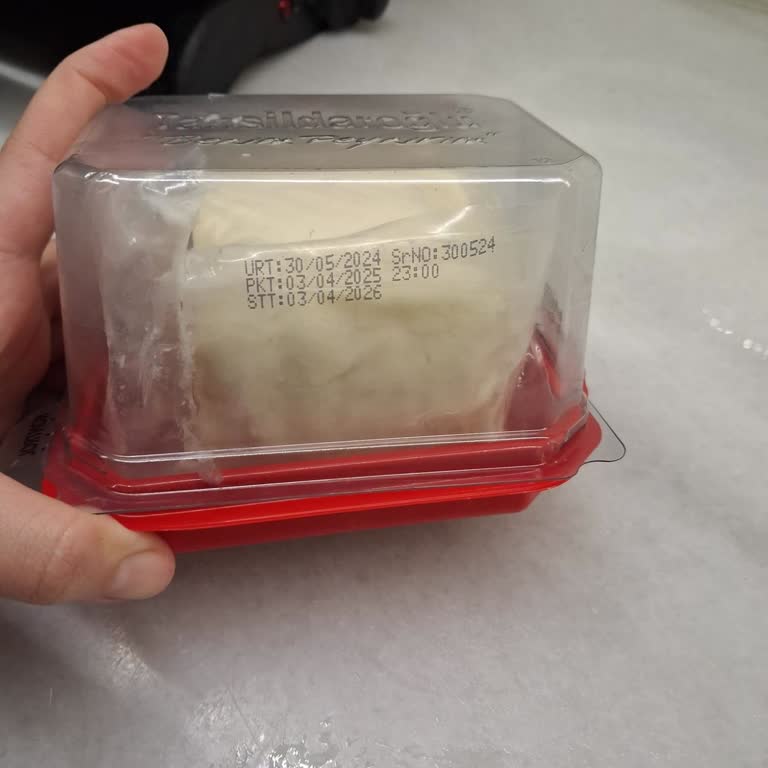 Tahsildaroğlu Beyaz Peynirinde Şiddetli Kötü Koku Ve Yetersiz Şirket Yanıtı