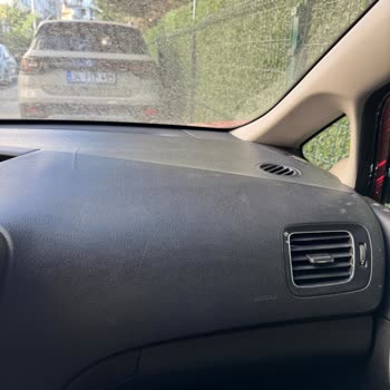 Konsol Üstündeki Airbag Çatlağı İçin Ücretsiz Değişim Talebi